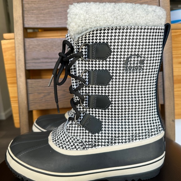 Sorel Houndstooth Joan Of Arctic Boot 8 - Picture 3 of 10